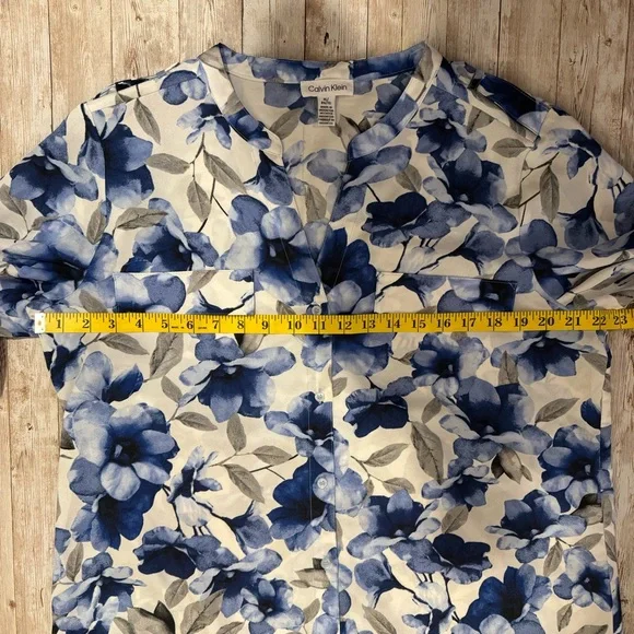 Calvin Klein Blue and White Floral Blouse - Picture 7 of 11